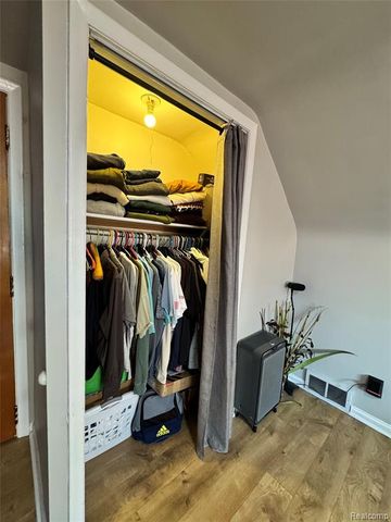 27277 Leroy Street, Roseville, MI 48066