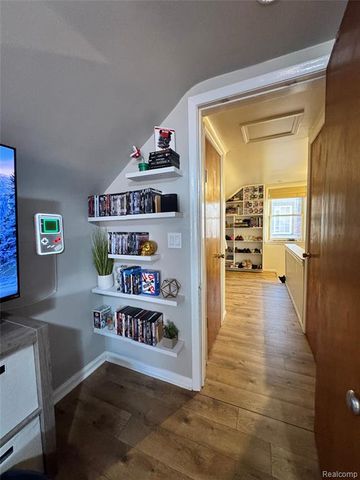 27277 Leroy Street, Roseville, MI 48066