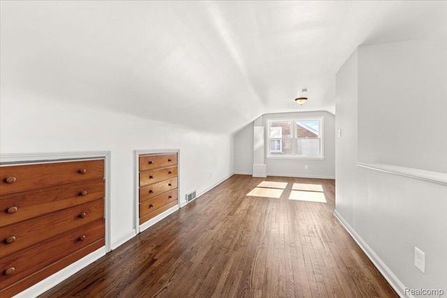 6740 Larme Avenue, Allen Park, MI 48101