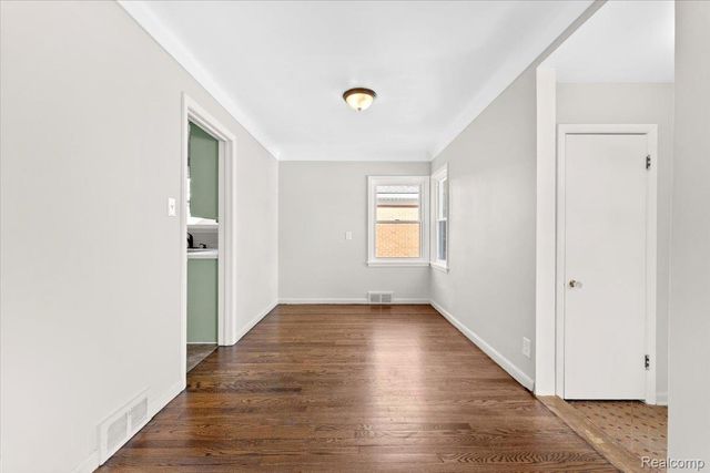 6740 Larme Avenue, Allen Park, MI 48101