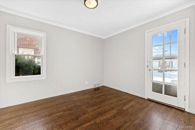 6740 Larme Avenue, Allen Park, MI 48101