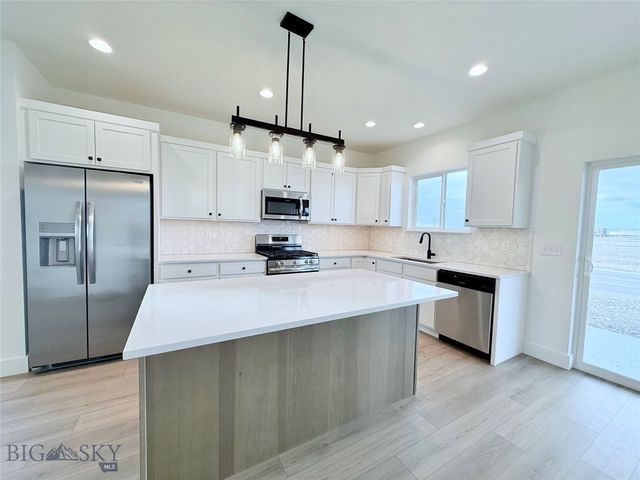 854 Accolade Loop, Belgrade, MT 59714