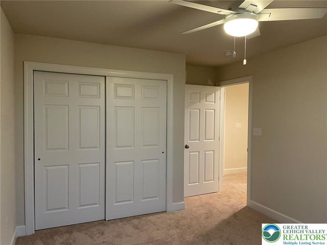 5043 Chapmans Road, South Whitehall Twp, PA 18104