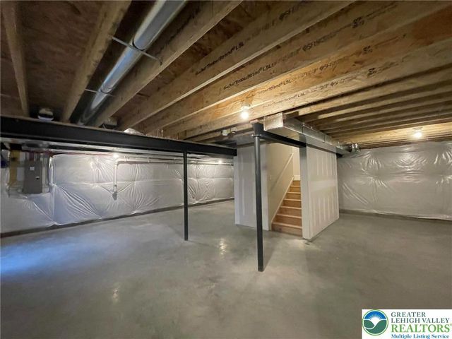 5043 Chapmans Road, South Whitehall Twp, PA 18104