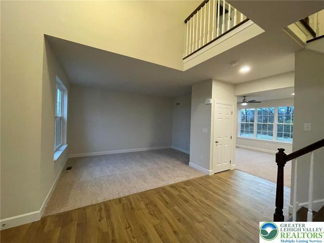 5043 Chapmans Road, South Whitehall Twp, PA 18104