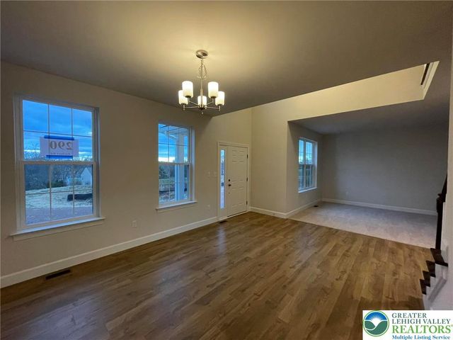 5043 Chapmans Road, South Whitehall Twp, PA 18104