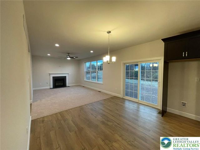 5043 Chapmans Road, South Whitehall Twp, PA 18104