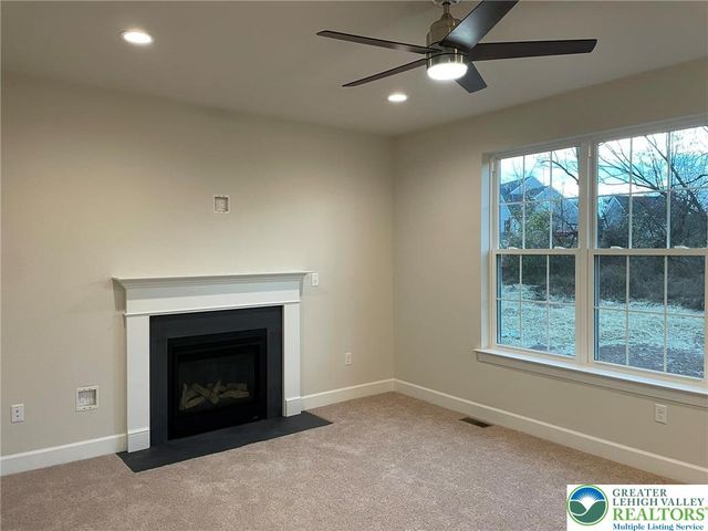 5043 Chapmans Road, South Whitehall Twp, PA 18104