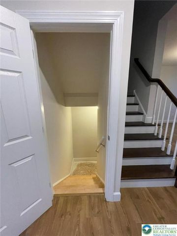 5043 Chapmans Road, South Whitehall Twp, PA 18104