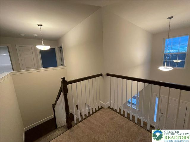 5043 Chapmans Road, South Whitehall Twp, PA 18104