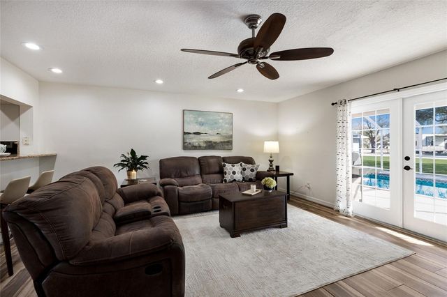 1516 FOX CREEK DRIVE, Sarasota, FL 34240