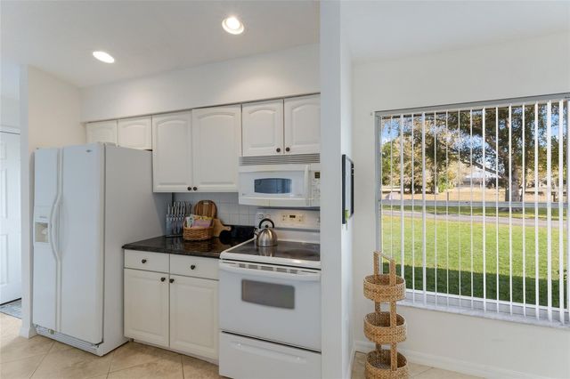 1516 FOX CREEK DRIVE, Sarasota, FL 34240