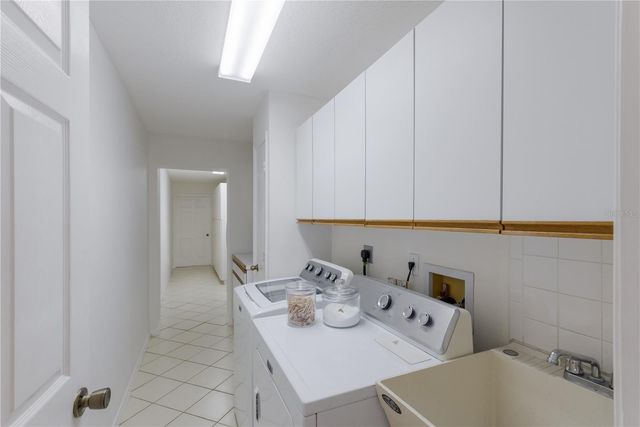 1516 FOX CREEK DRIVE, Sarasota, FL 34240