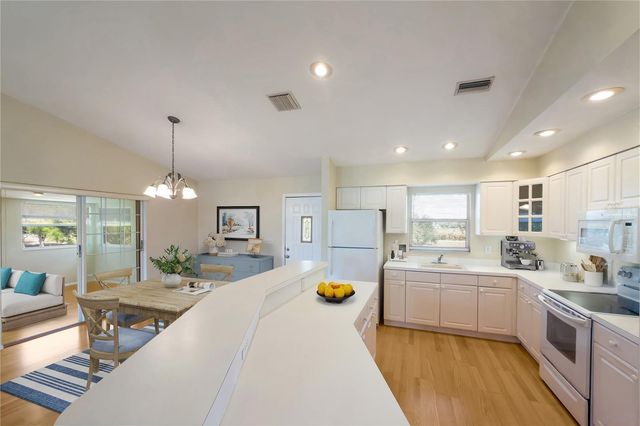 1516 FOX CREEK DRIVE, Sarasota, FL 34240