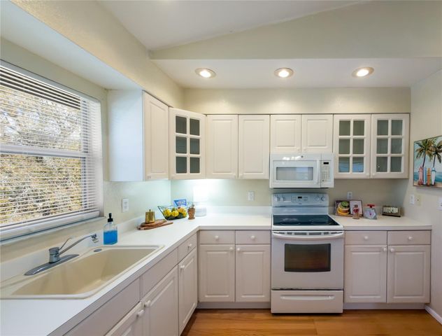 1516 FOX CREEK DRIVE, Sarasota, FL 34240