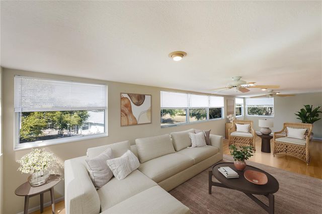 1516 FOX CREEK DRIVE, Sarasota, FL 34240