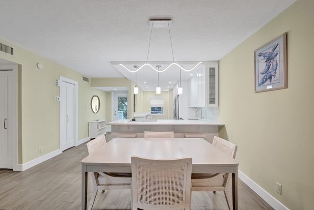 3145 NE 48th Court 215, Lighthouse Point, FL 33064