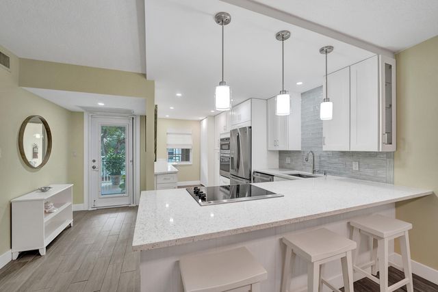 3145 NE 48th Court 215, Lighthouse Point, FL 33064