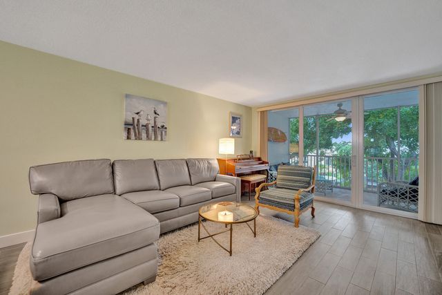 3145 NE 48th Court 215, Lighthouse Point, FL 33064