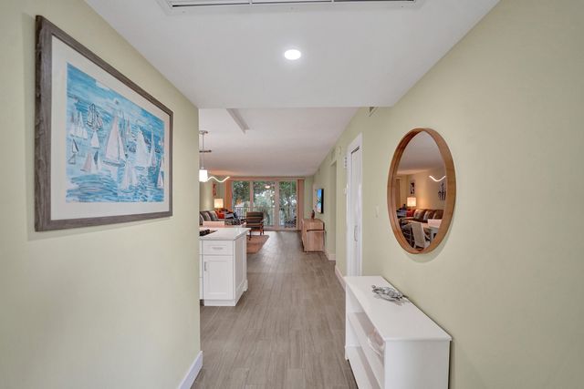 3145 NE 48th Court 215, Lighthouse Point, FL 33064