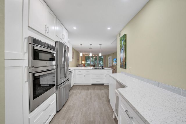 3145 NE 48th Court 215, Lighthouse Point, FL 33064