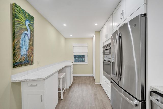 3145 NE 48th Court 215, Lighthouse Point, FL 33064