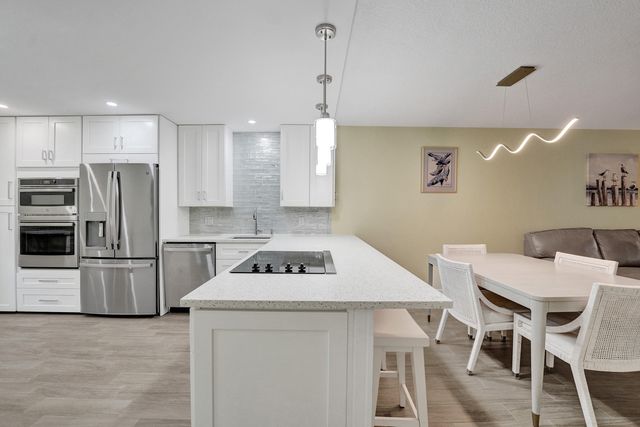 3145 NE 48th Court 215, Lighthouse Point, FL 33064