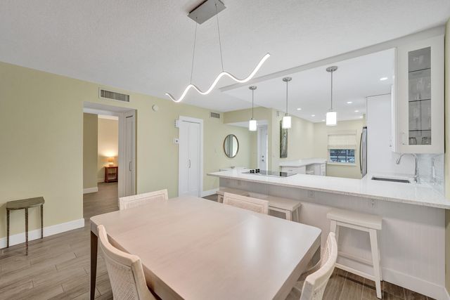 3145 NE 48th Court 215, Lighthouse Point, FL 33064