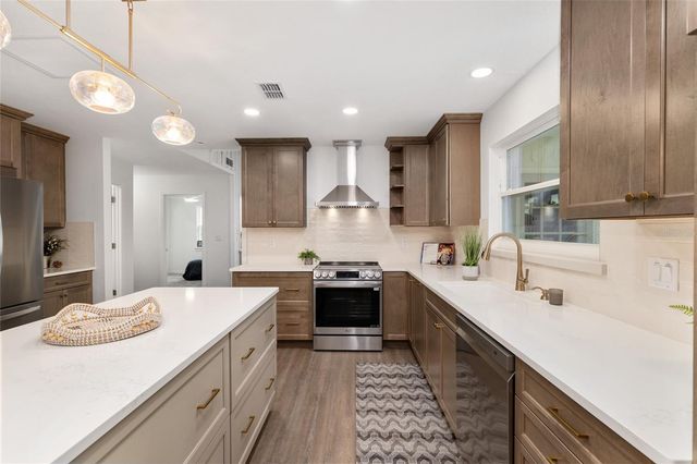 4960 SE 17TH STREET, Ocala, FL 34471