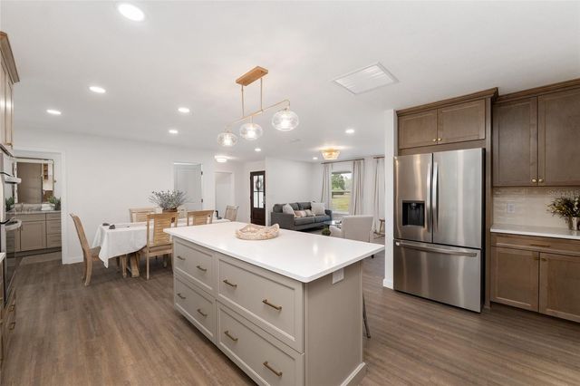 4960 SE 17TH STREET, Ocala, FL 34471