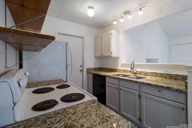 7507 Branston, San Antonio, TX 78250