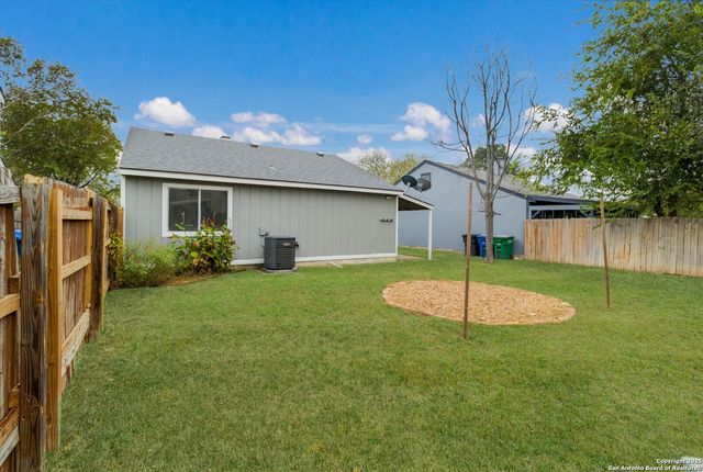 7507 Branston, San Antonio, TX 78250