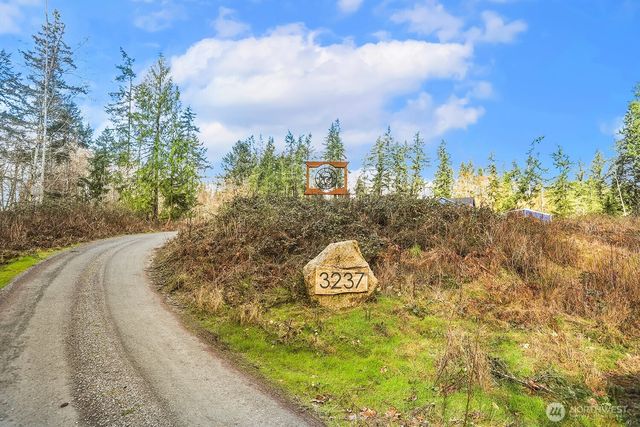 3237 Hilberg, Clinton, WA 98236