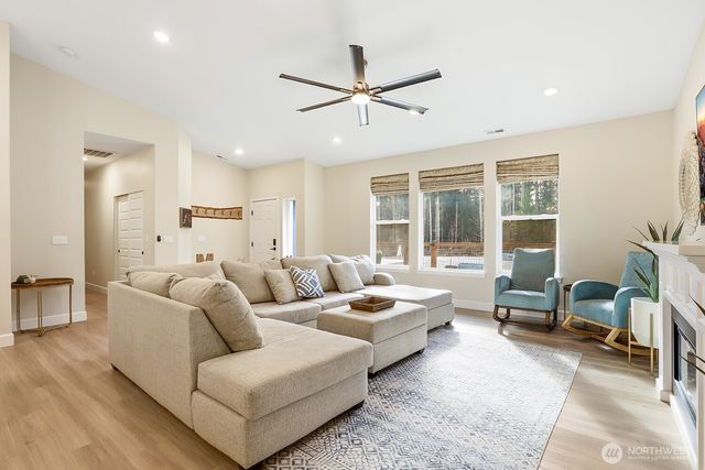 3237 Hilberg, Clinton, WA 98236