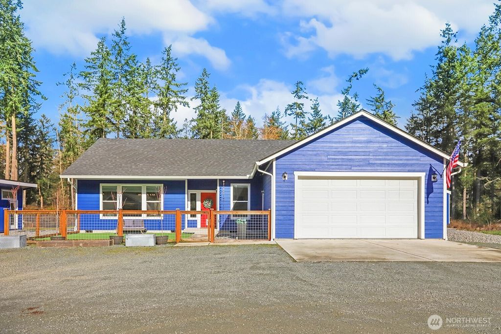 3237 Hilberg, Clinton, WA 98236