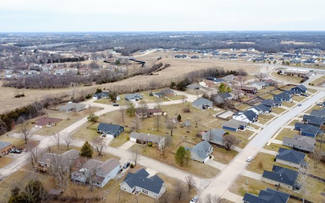 1581 S BERKLEY DR, Columbia, MO 65201