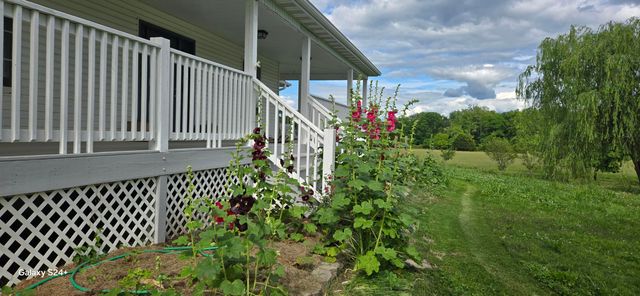 18877 E 1200 Road, Stockton, MO 65785