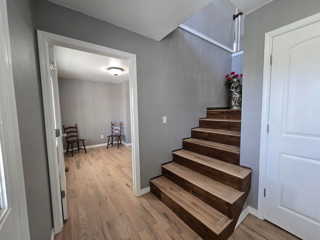 18877 E 1200 Road, Stockton, MO 65785