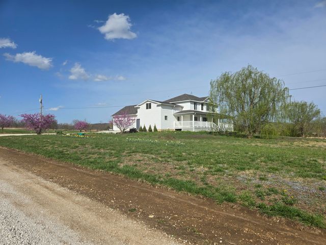 18877 E 1200 Road, Stockton, MO 65785