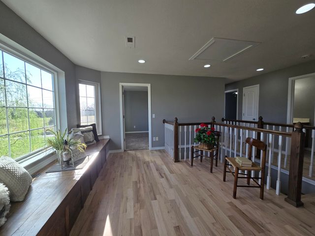 18877 E 1200 Road, Stockton, MO 65785