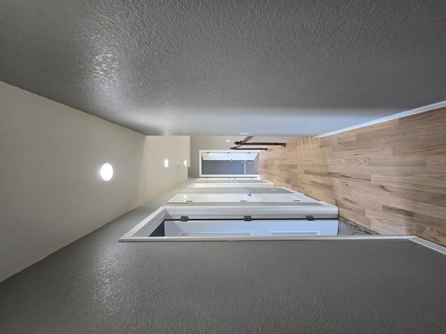 18877 E 1200 Road, Stockton, MO 65785