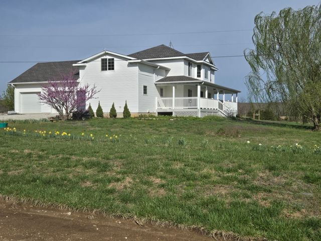 18877 E 1200 Road, Stockton, MO 65785