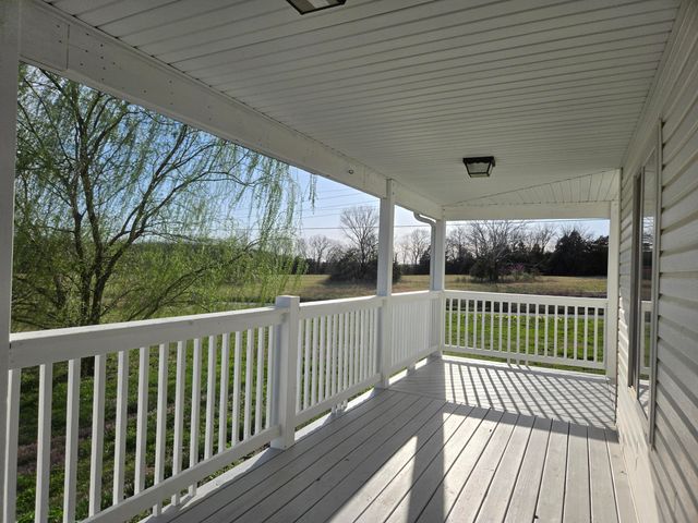 18877 E 1200 Road, Stockton, MO 65785