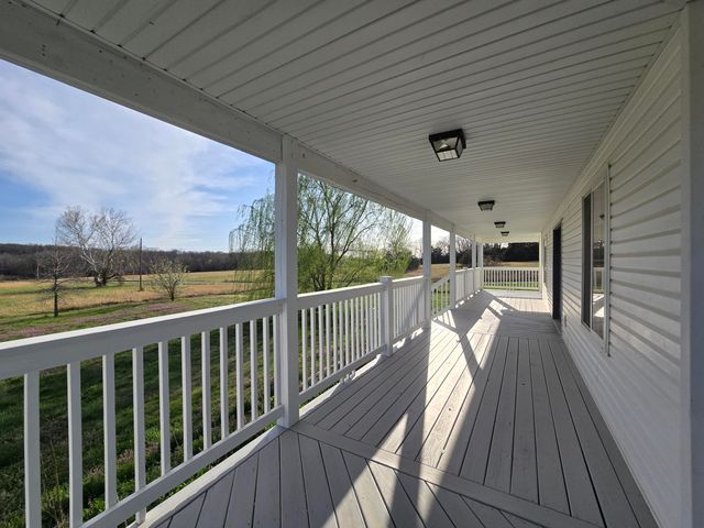 18877 E 1200 Road, Stockton, MO 65785