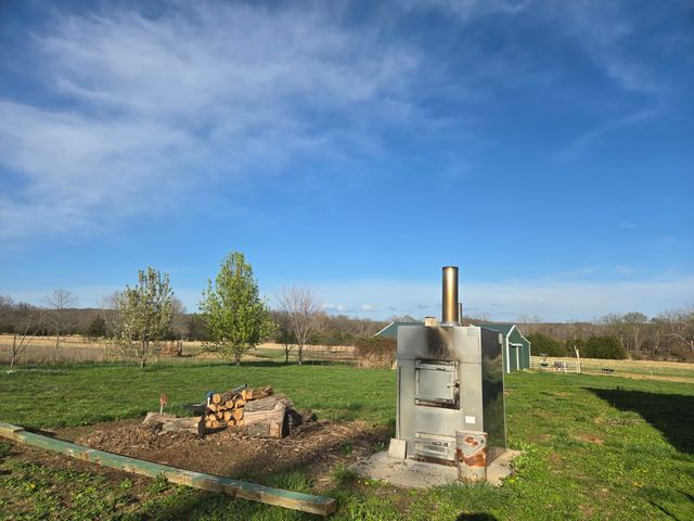 18877 E 1200 Road, Stockton, MO 65785