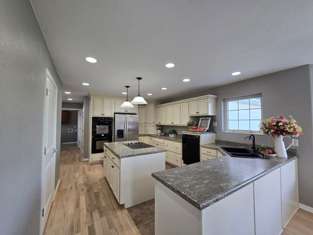 18877 E 1200 Road, Stockton, MO 65785