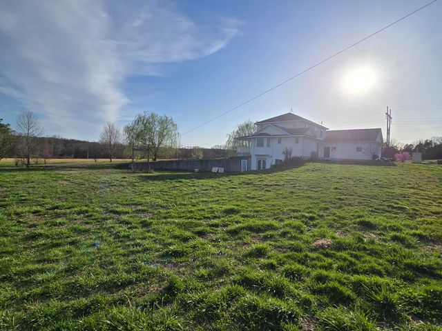 18877 E 1200 Road, Stockton, MO 65785