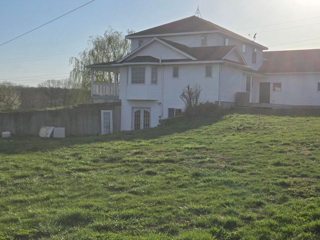 18877 E 1200 Road, Stockton, MO 65785