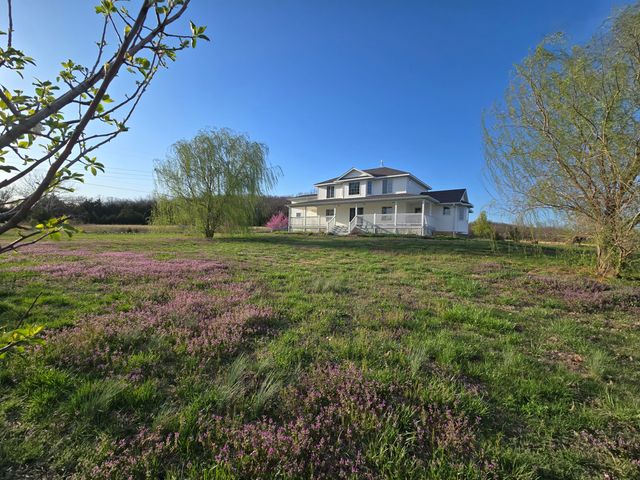 18877 E 1200 Road, Stockton, MO 65785