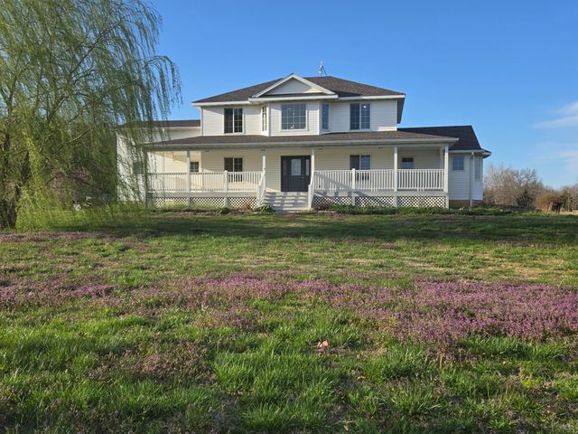 18877 E 1200 Road, Stockton, MO 65785